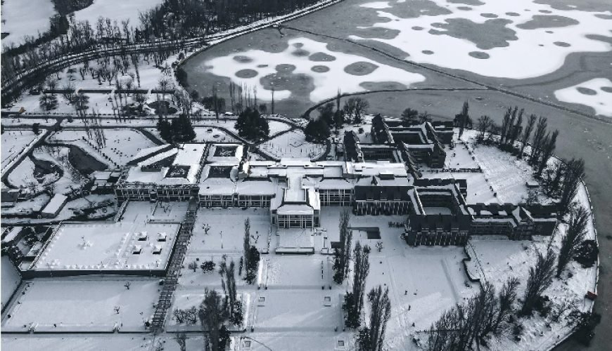 Winter in Kashmir Transforms into a Magical Wonderland for Travel Enthusiasts